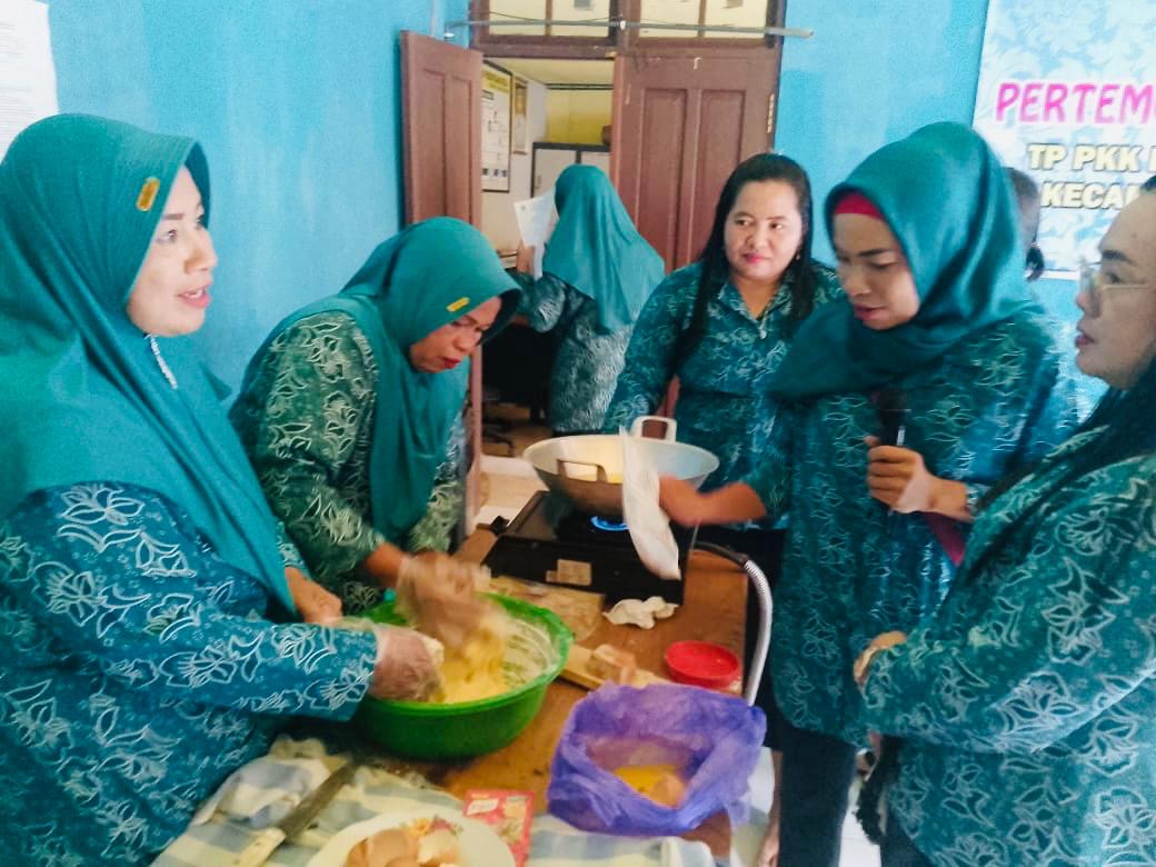 praktek-pengolahan-cemilan-akar-pinang