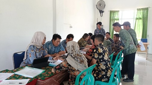 camat-pematang-karau-seksi-ppmd-laksanakan-evaluasi-rapbdes-tahun-anggaran-2026-untuk-13-desa-se-kecamatan-pematang-karau