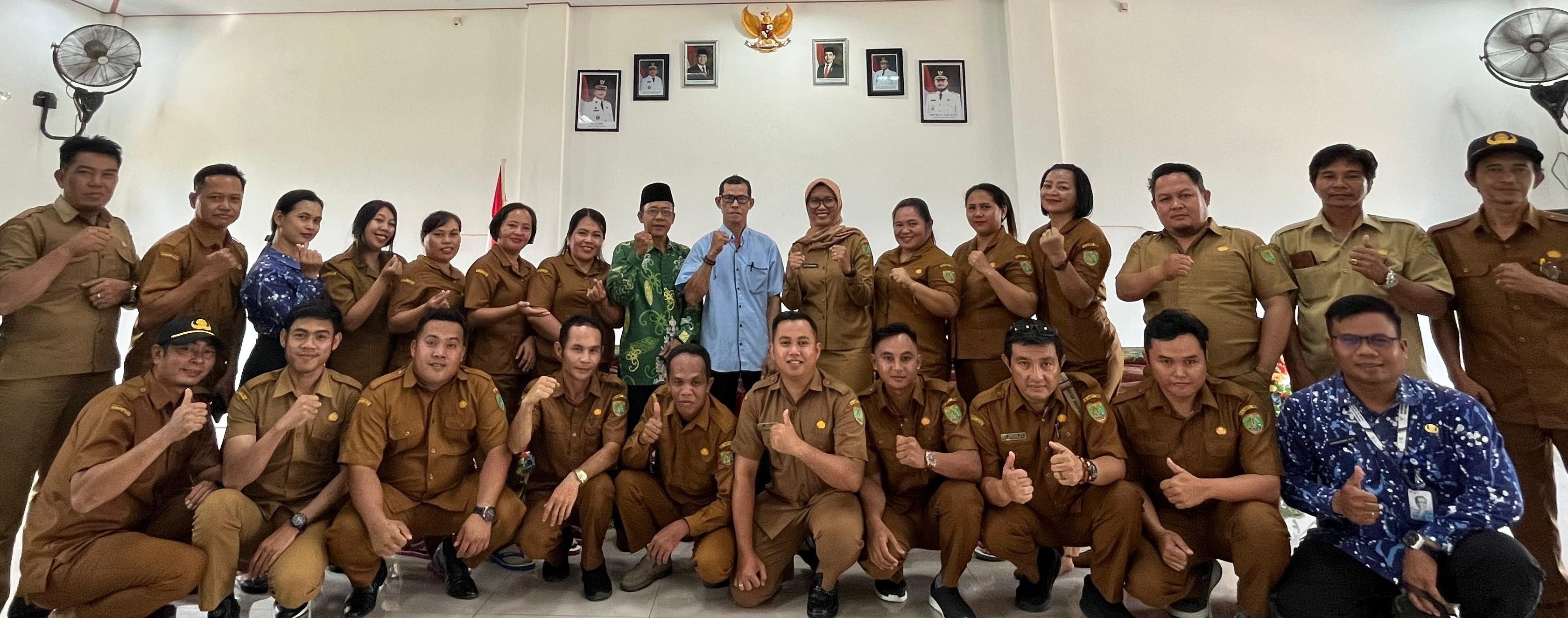 camat-pematang-karau-hadiri-perpisahan-pegawai-yang-telah-purna-tugas