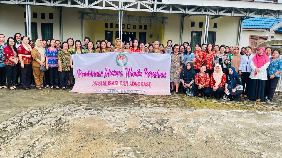 kunjungan-ketua-dharma-wanita-kabupaten-barito-timur-beserta-jajaran-ke-kecamatan-pematang-karau
